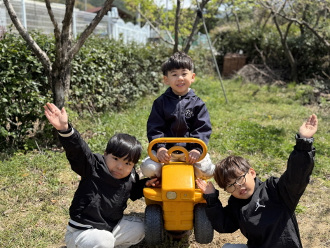 봄기운을 만끽하며 가창 산들꽃 체험 학교에서 한 컷~